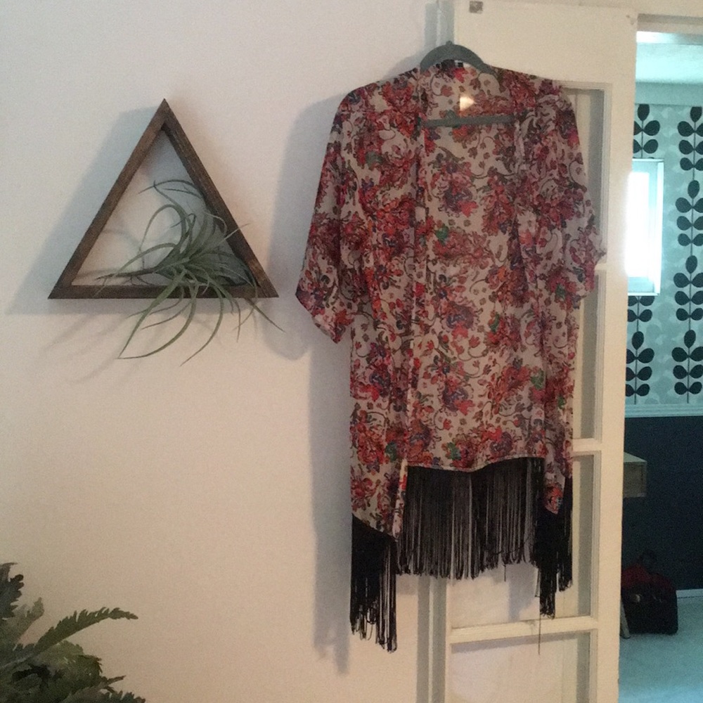 Pattern fringe kimono
